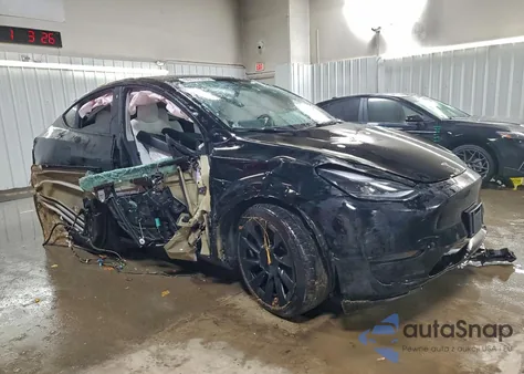 2022 Tesla Model Y z USA, uszkodzony, nr VIN 7SAYGDEE3NF522675